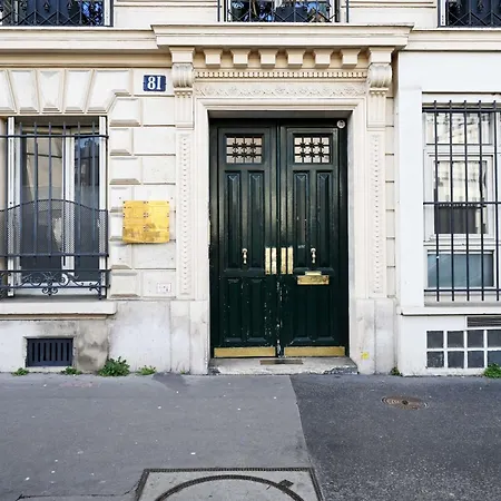 Apartment Pillage Moulin Rouge